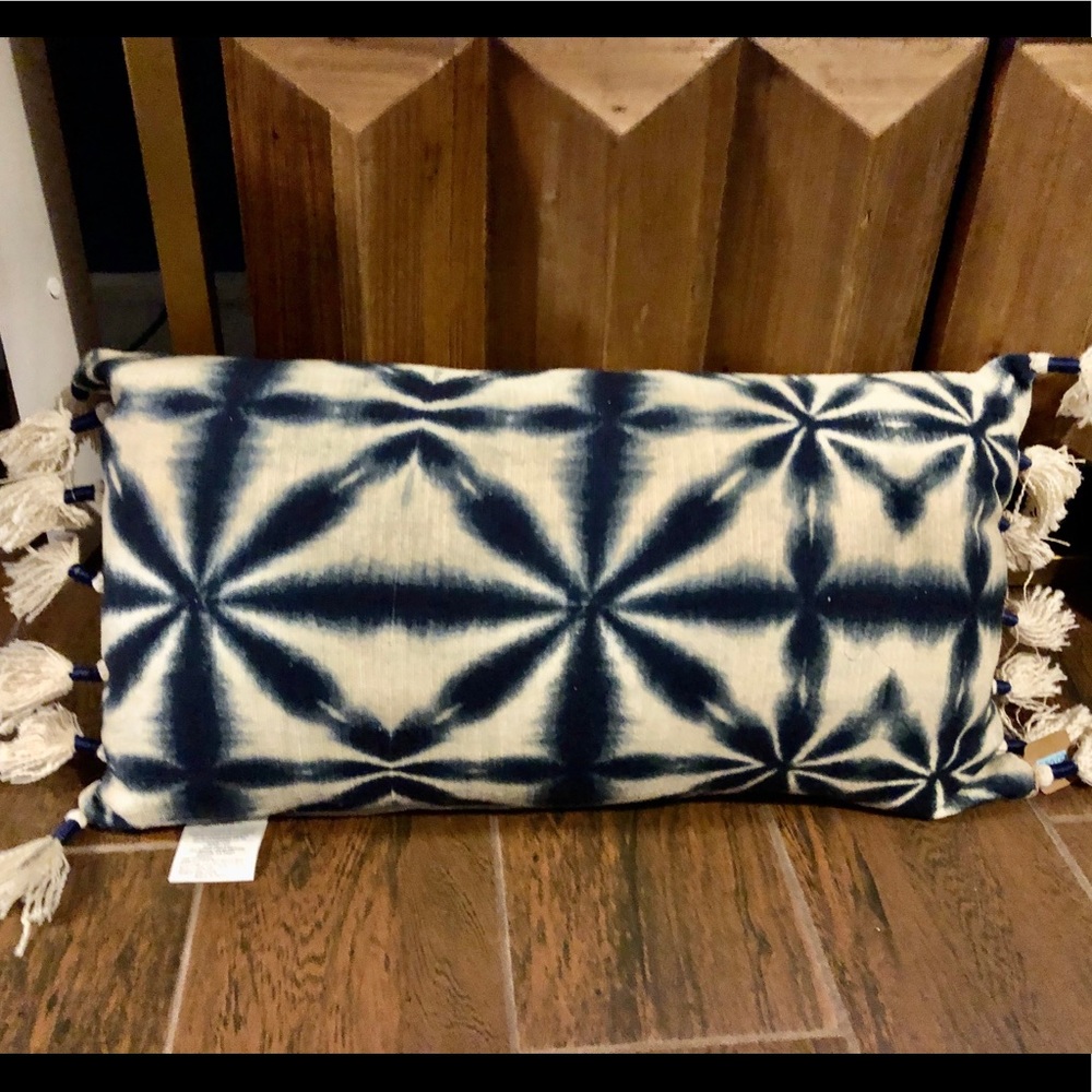 Boho Living lumbar tie dye pillow blue NWT tassel
